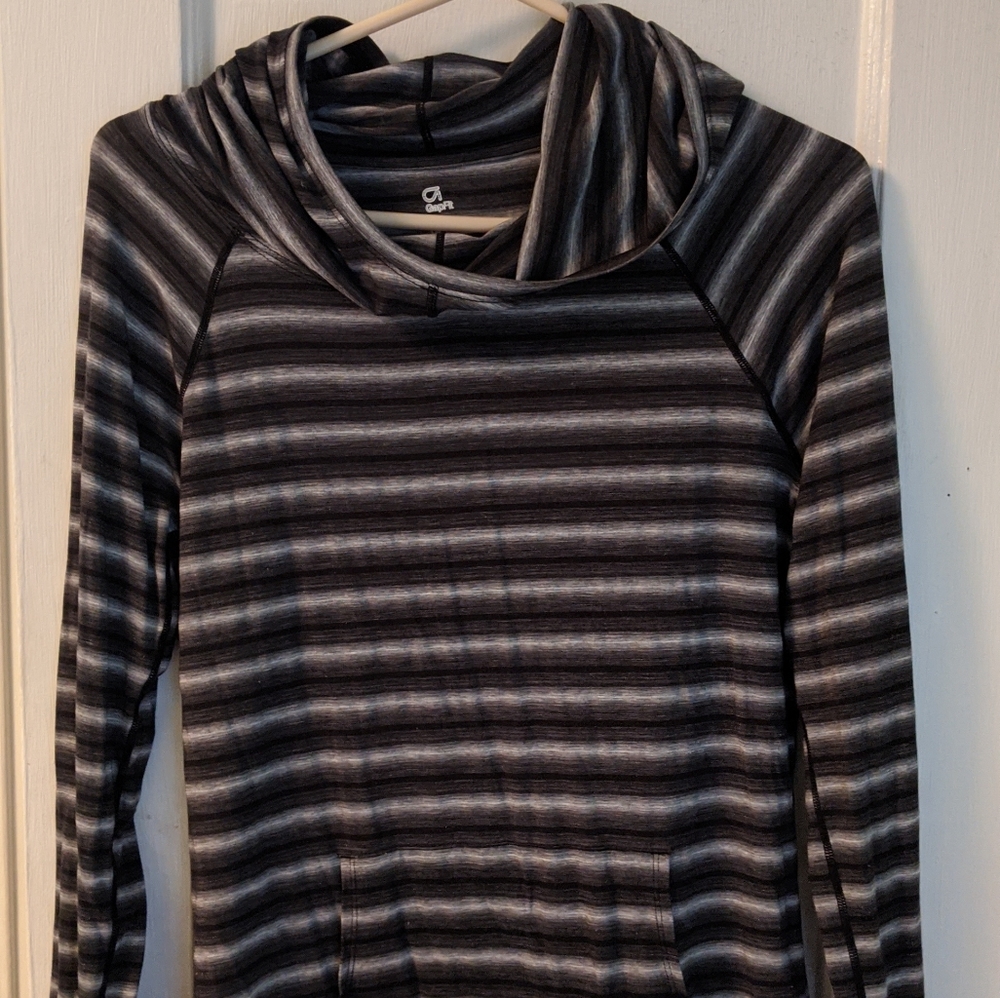 Gap Breath Pullover
